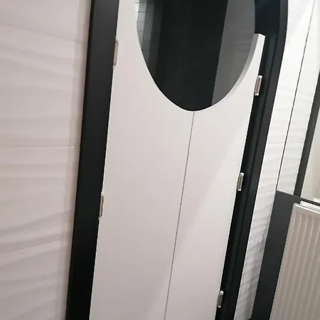 Hanza Tower Apartment-basen *