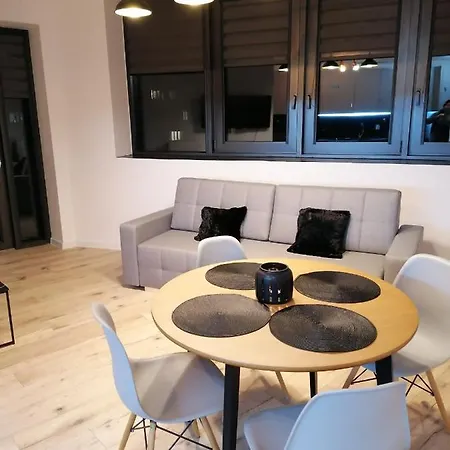 Hanza Tower Apartment-basen 什切青