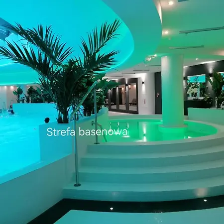 Hanza Tower Apartment-basen 슈체친