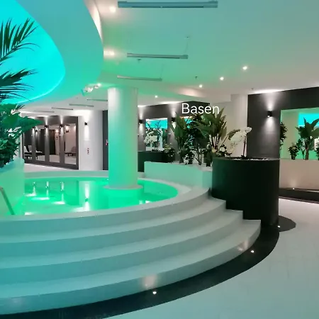 Hanza Tower Apartment-basen Lägenhet *