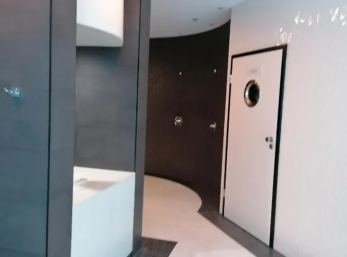 Hanza Tower Apartment-basen 아파트 슈체친