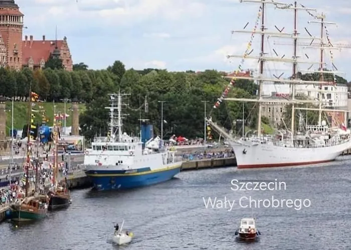 Appartement Hanza Tower Apartment-basen